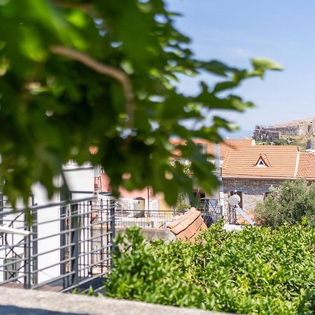 Spacious Home With Yard, Mytilene Lesvos Exteriör bild