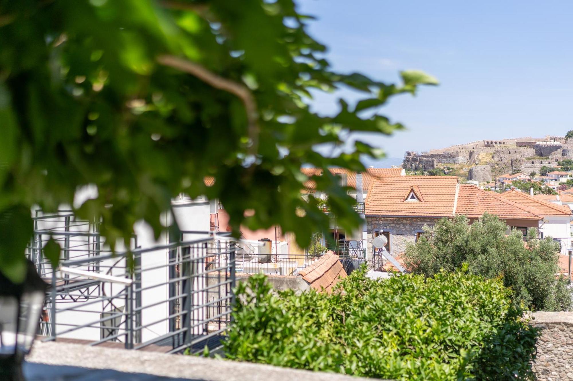 Spacious Home With Yard, Mytilene Lesvos Exteriör bild