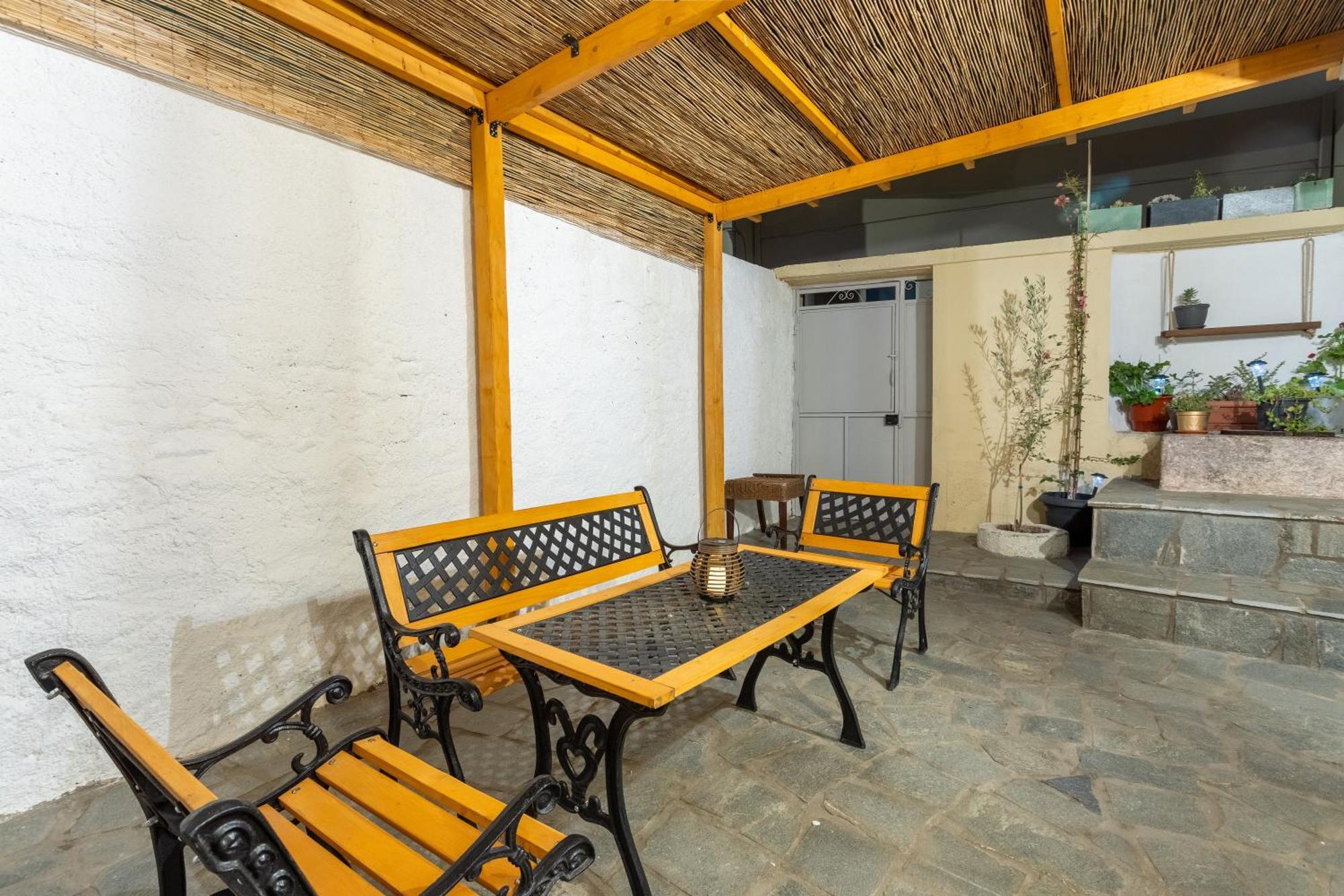 Spacious Home With Yard, Mytilene Lesvos Exteriör bild